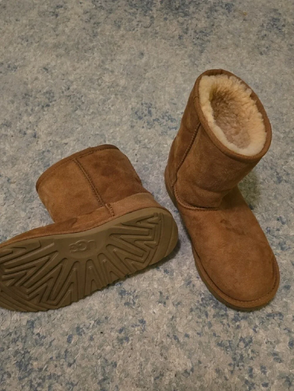UGG Kids Classic Short Boot — Chestnut Brown with Cream Shearling